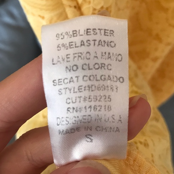 Elegant Yellow Lace Dress - Picture 5 of 6